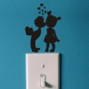 niños beso