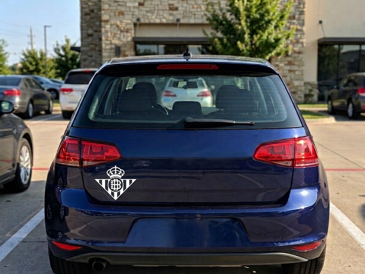 vinilo-escudo-futbol-betis-coche-trasero